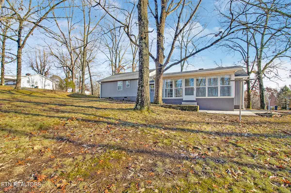 Lenoir City, TN 37771,901 W 6th Ave