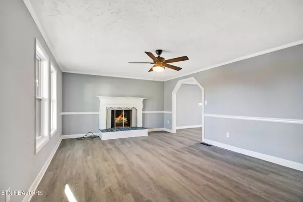 Lenoir City, TN 37771,901 W 6th Ave