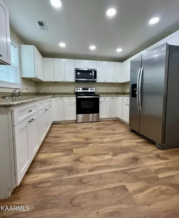 Philadelphia, TN 37846,980 Sweetwater Rd