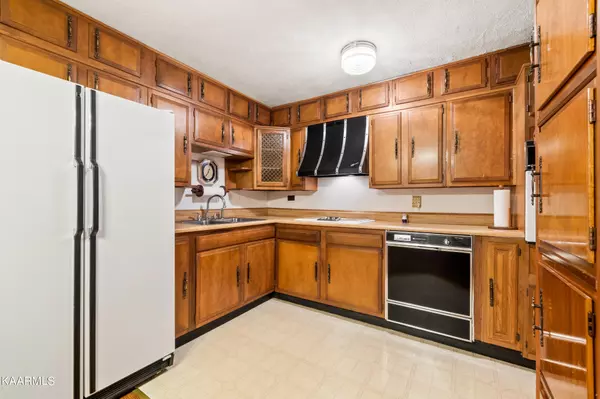 Maryville, TN 37804,1915 Cureton Ave