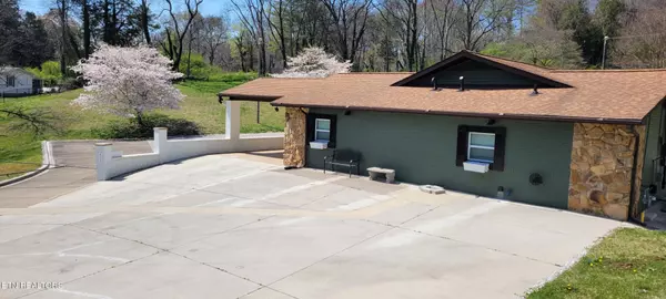 Clinton, TN 37716,413 Hollingsworth Circle