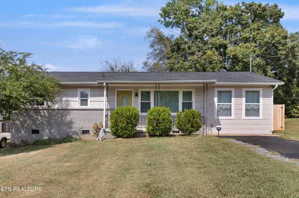 Knoxville, TN 37920,2221 W Gilbert Lane