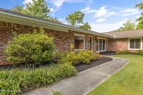 Knoxville, TN 37919,601 SW Hemlock Rd