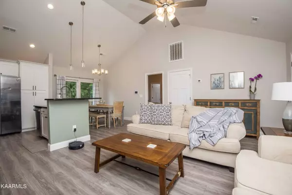 Clinton, TN 37716,107 Edward Dison Drive