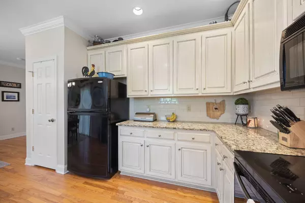 Soddy Daisy, TN 37379,10496 Sovereign Pointe Drive