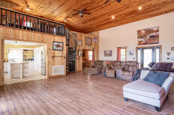 Pikeville, TN 37367,264 Harlee Vista Road