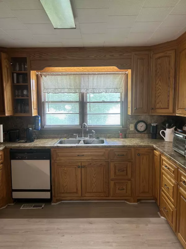Leoma, TN 38468,2629 Highway 43 #S