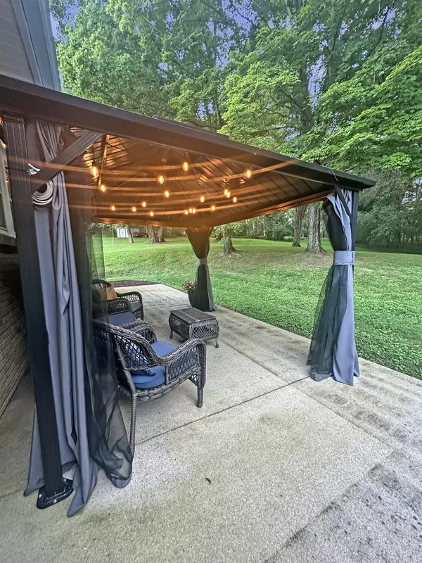 Dover, TN 37058,544 E Church St