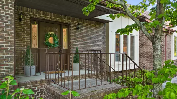Ooltewah, TN 37363,9240 Shay Cove