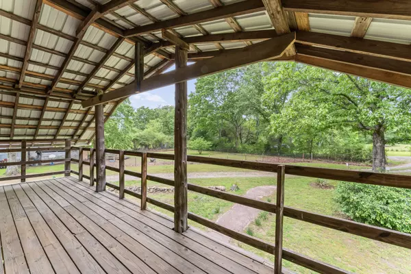 Summertown, TN 38483,121 Hannah Rd