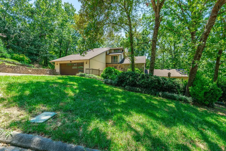 9208 Magic Mountain Drive, Chattanooga, TN 37421