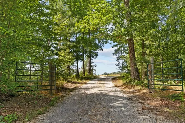 Big Sandy, TN 38221,5460 Sulphur Creek Rd