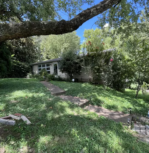 4000 Plantation Dr, Hermitage, TN 37076