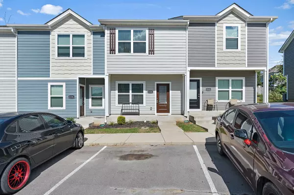 8104 Logan Dr, La Vergne, TN 37086