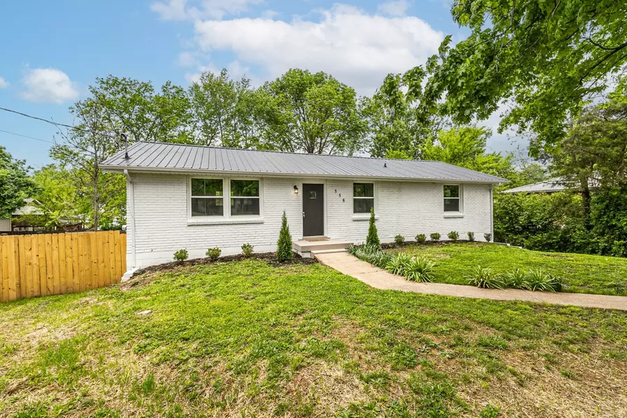558 Walton Ferry Rd, Hendersonville, TN 37075