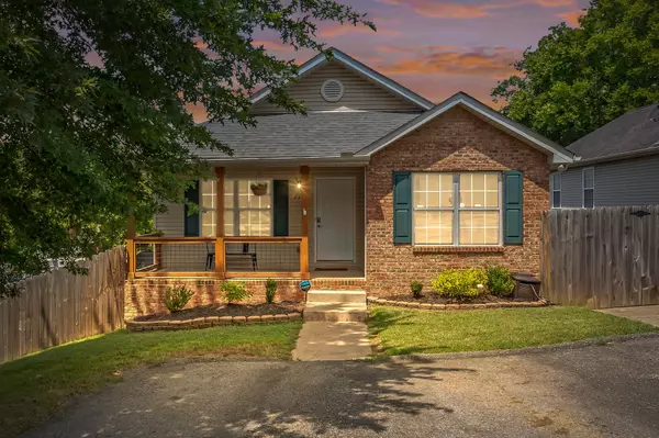 2301 18th Ave #N, Nashville, TN 37208