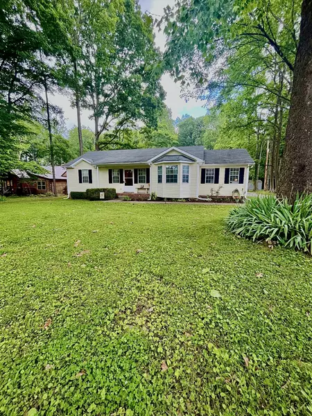 113 Guill Ln, Cottontown, TN 37048