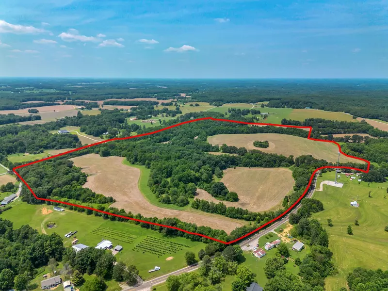 1 Hurricane Creek Rd, Lawrenceburg, TN 38464