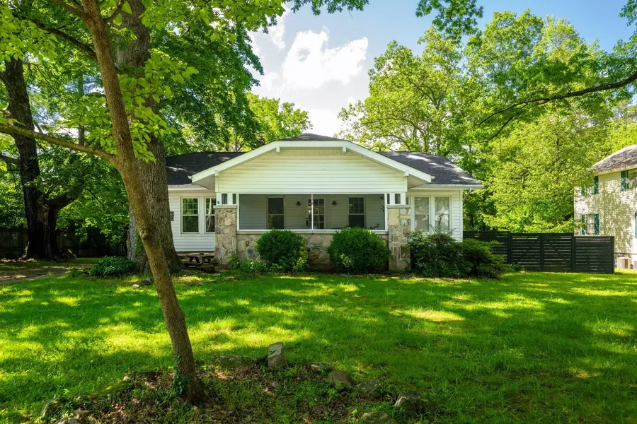 511 Georgia Avenue, Signal Mountain, TN 37377