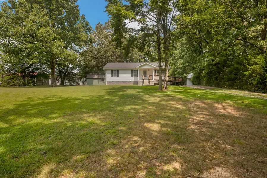 610 Old Stewart Rd, Tennessee Ridge, TN 37178