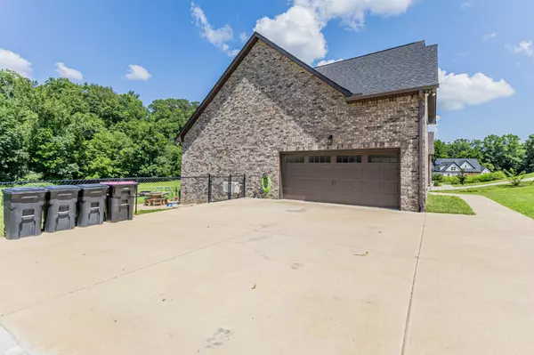 Greenbrier, TN 37073,4076 Summit Dr