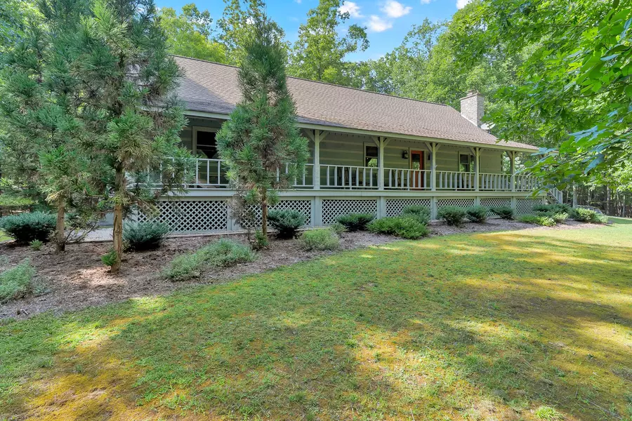 2035 Lakeshore Dr, Monteagle, TN 37356