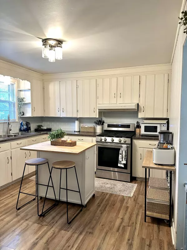 Dickson, TN 37055,110 Oak Park Dr