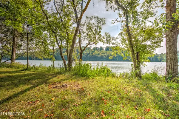 Harriman, TN 37748,410 Lakecrest Drive