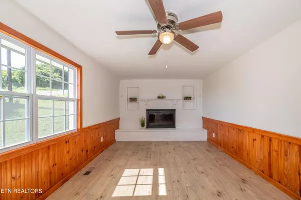 Lenoir City, TN 37772,1317 E 3rd Ave
