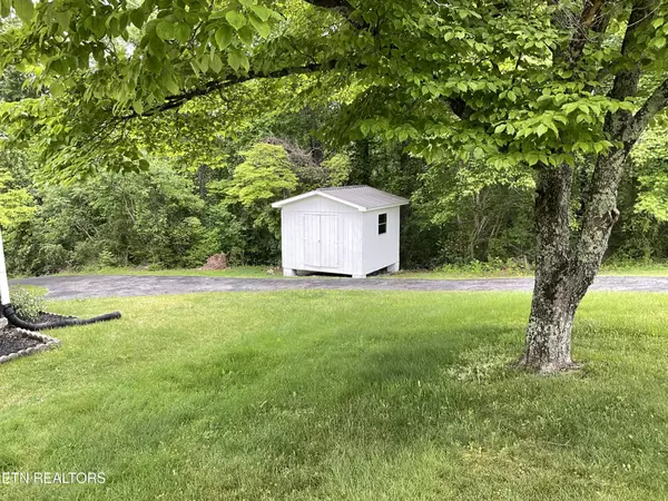 Harriman, TN 37748,115 Cemetery Lane