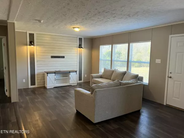 Rockwood, TN 37854,393 Waldo Rd Rd