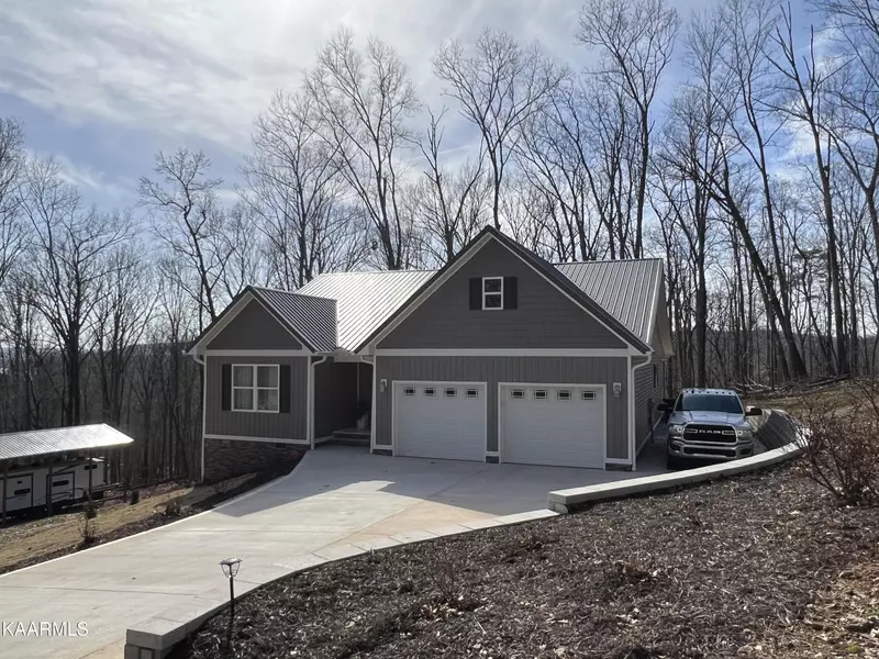 125 Van Stowe Rd, Harriman, TN 37748