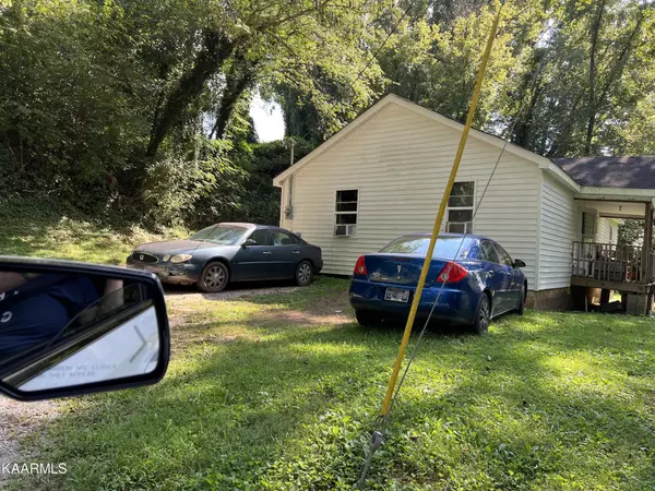 Harriman, TN 37748,132 Cherry Drive