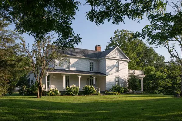 2111 Hoovers Rd, Duck River, TN 38454