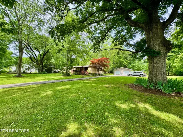 Spring City, TN 37381,476 W Jackson Ave