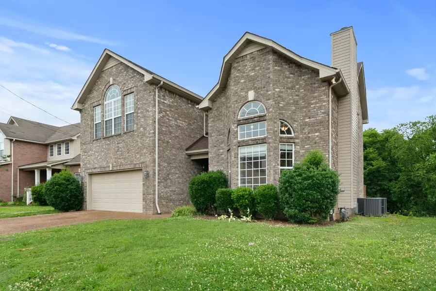 652 Sugar Mill Dr, Nashville, TN 37211