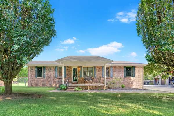 211 Inglewood Dr, Tullahoma, TN 37388