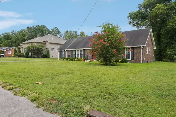 Nashville, TN 37221,8024 Regency Dr