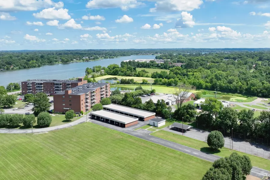200 Sanders Ferry Rd #2408, Hendersonville, TN 37075