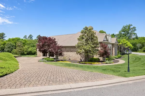 Dickson, TN 37055,513 Country Club Dr