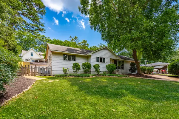 Signal Mountain, TN 37377,210 Dawn Street