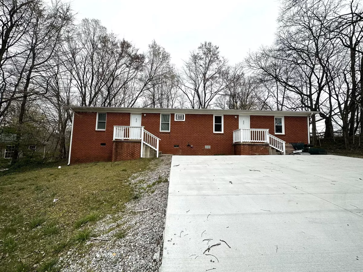 Clarksville, TN 37040,896 Locust Dr