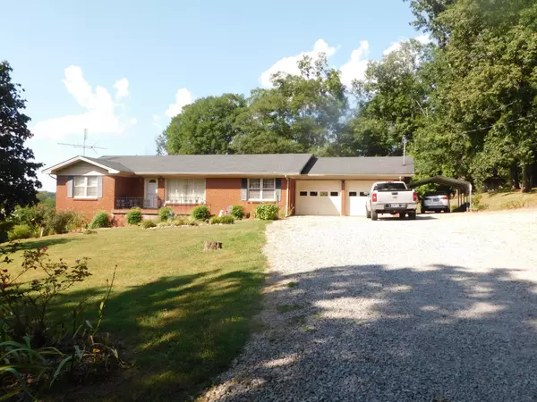 1694 Blue Moon Rd, Columbia, TN 38401