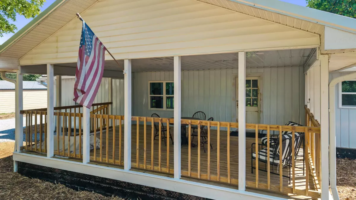 Sweetwater, TN 37874,224 Red Pond Road
