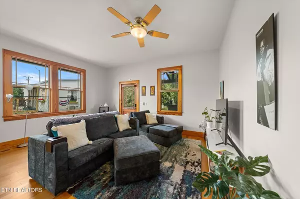 Knoxville, TN 37917,1231 Luttrell St