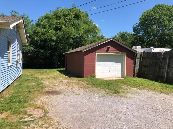La Vergne, TN 37086,101 Barnett St
