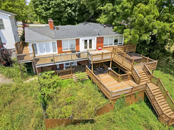 Dover, TN 37058,108 Petty St