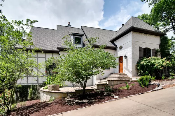 Nashville, TN 37215,6045 Sherwood Ct