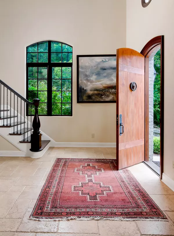 Nashville, TN 37215,6045 Sherwood Ct