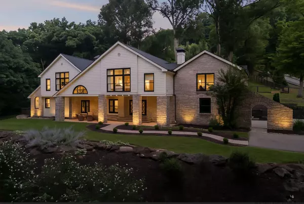 Nashville, TN 37220,915 Overton Lea Rd